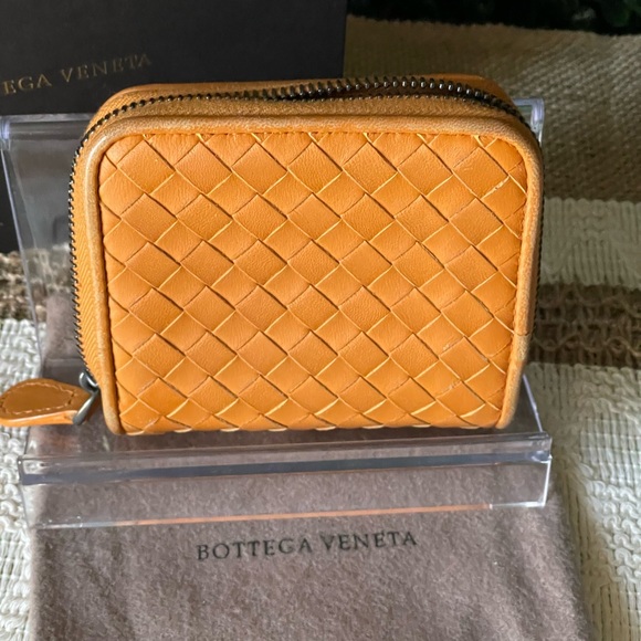 Bottega Veneta Zippy Compact Wallet - Picture 3 of 12